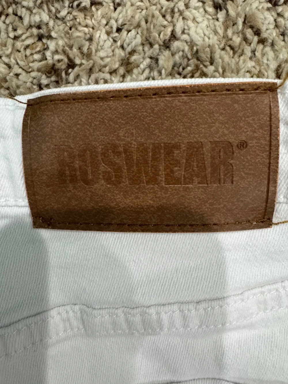Roswear Women's Ripped Mid Rise Stretchy Denim Jeans Shorts white size Large